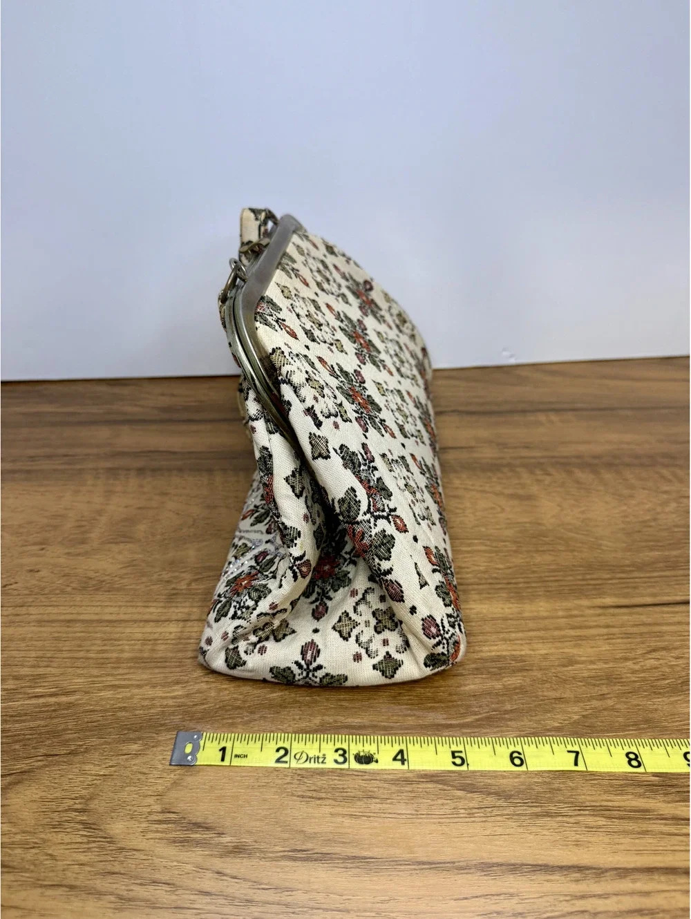 Vintage Floral Tapestry Frame Handbag – Red Velvet & Rhinestone Accents